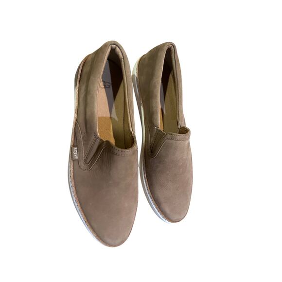 Ugg Suede Leather Flats Slip ons size 8 - Picture 3 of 7